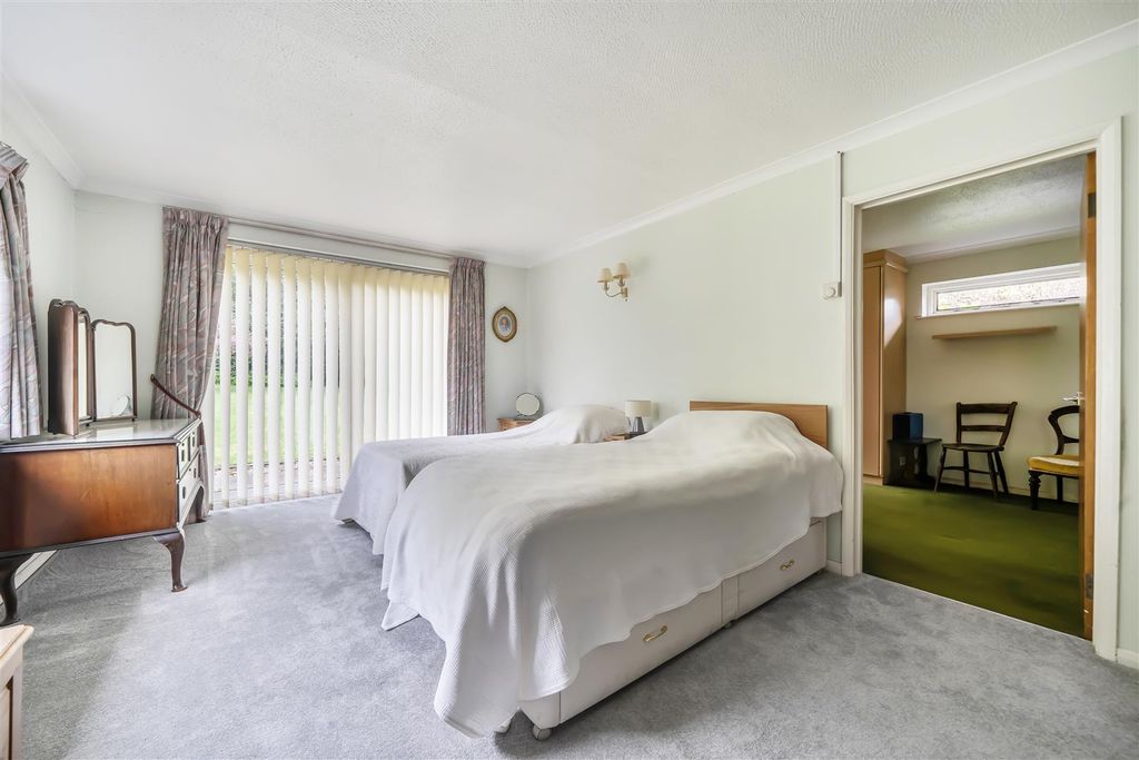 Additional image 16 of 4 bed bungalow for saleArdwell Close, Crowthorne, Berkshire RG45