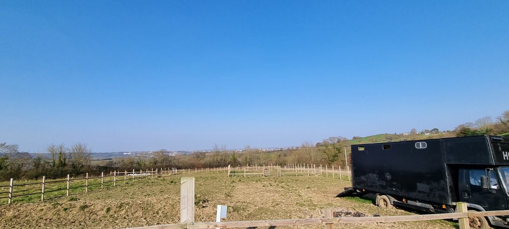 Property photo 3 of 21