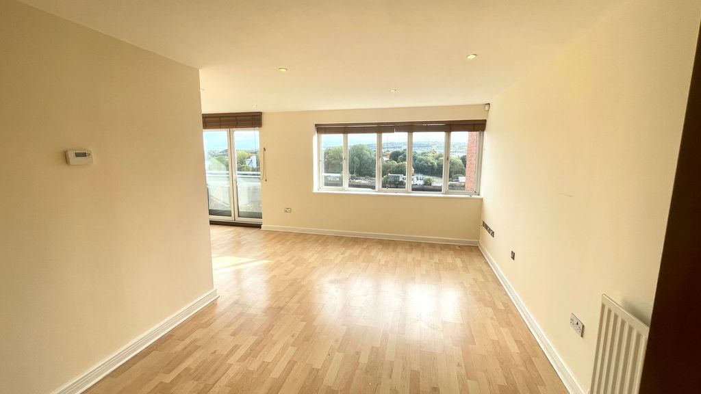 Property photo 2 of 13