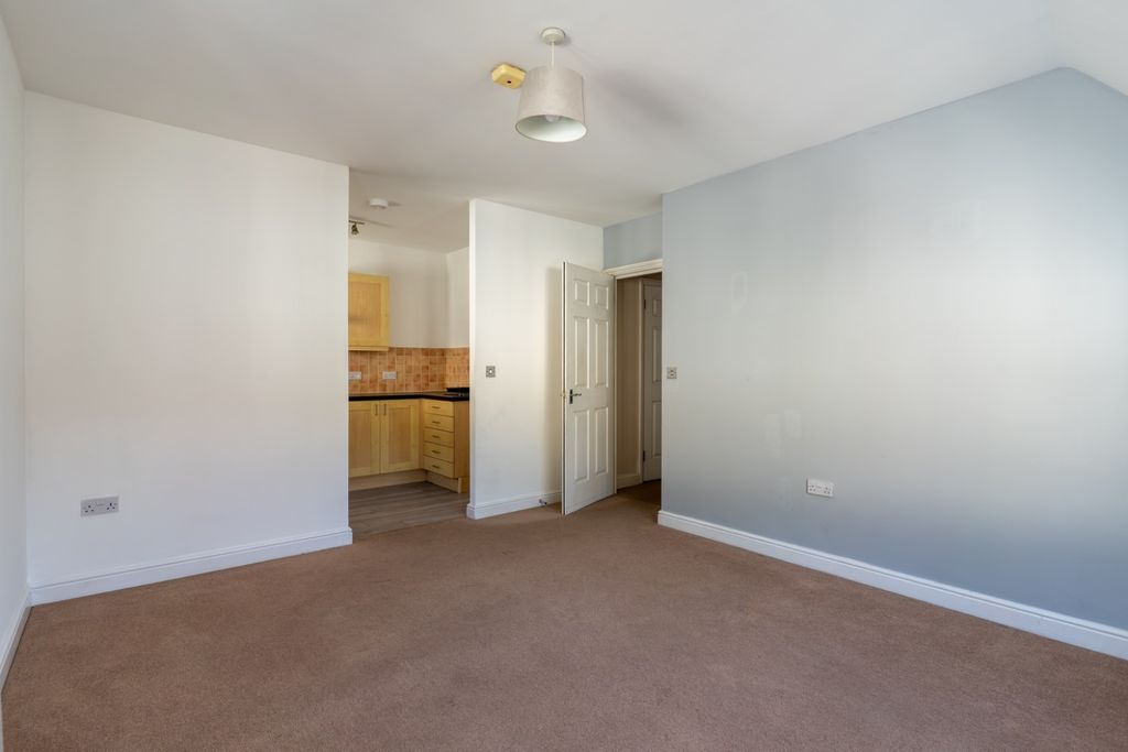 Property photo 3 of 10 5701613