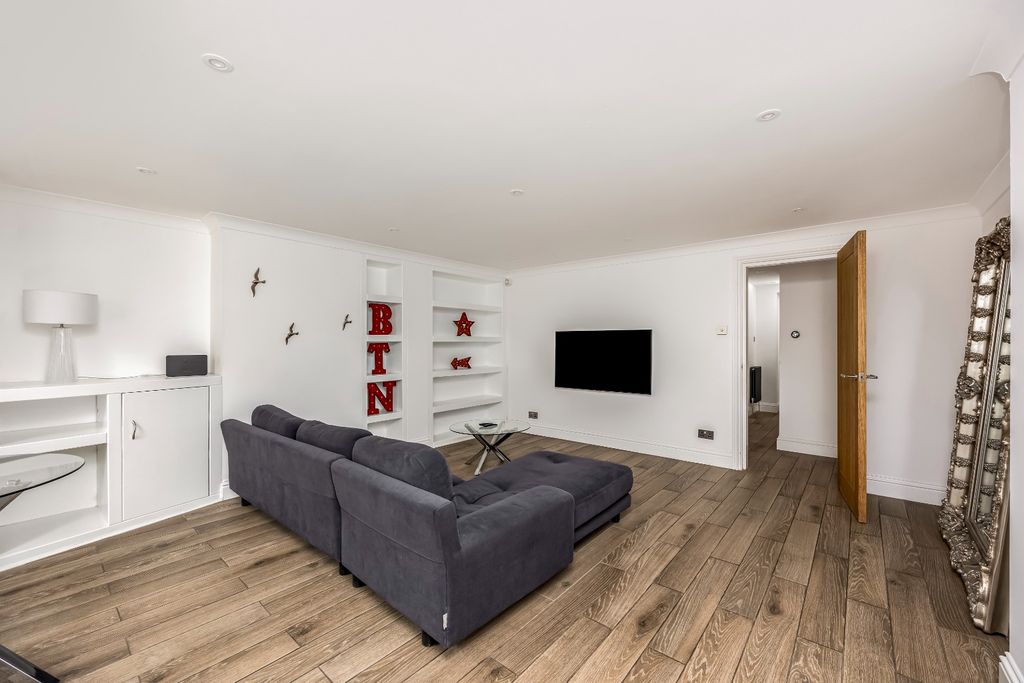 Property photo 2 of 15 4592242