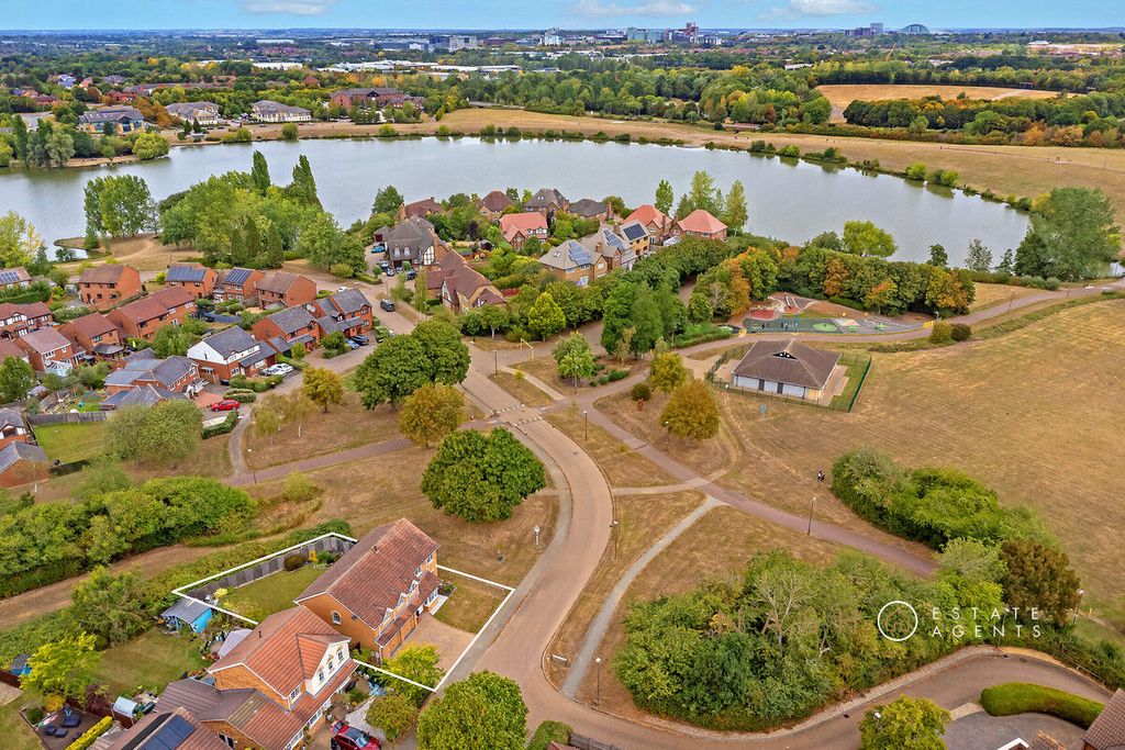 Property photo 2 of 37