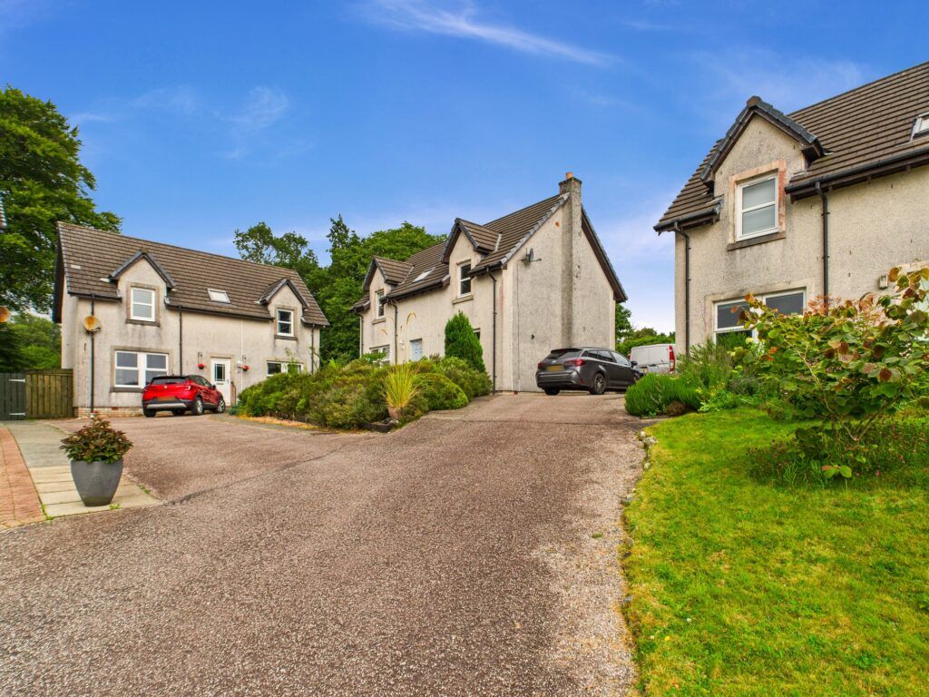 Property photo 1 of 34