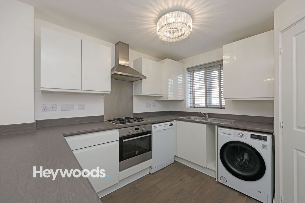 Property photo 2 of 24