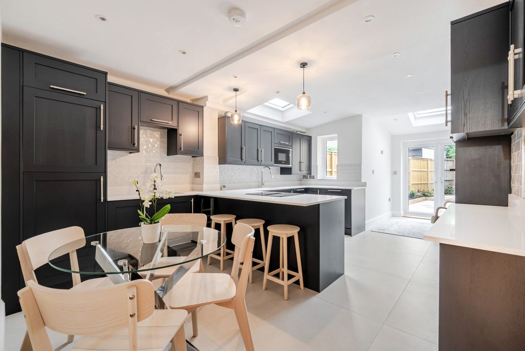 Property photo 2 of 16 1479194-8-6A2Ae32...