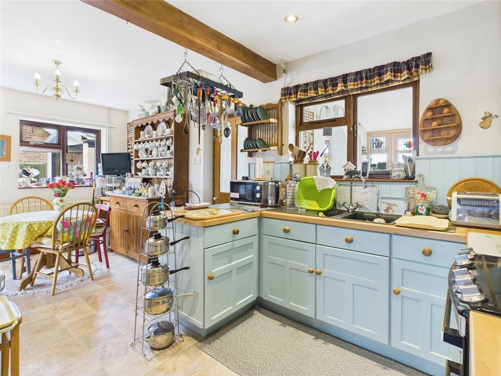 Property photo 2 of 41 Cam04116G0-Pr0177-Still027.Jpg