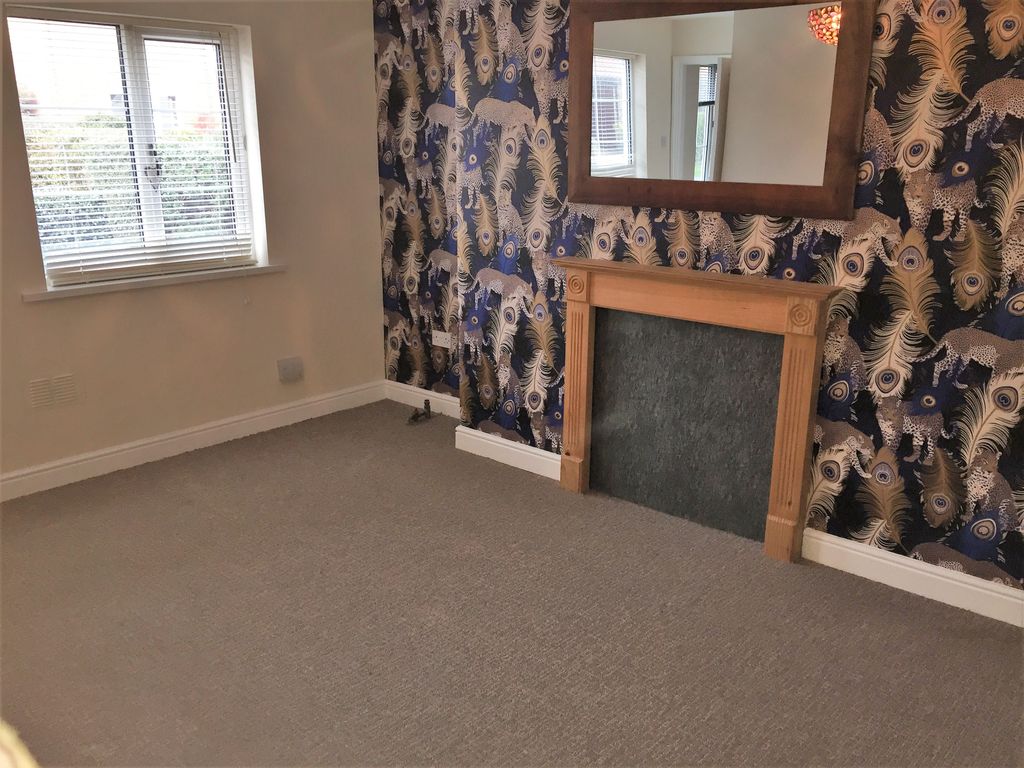 Property photo 3 of 6 Lounge