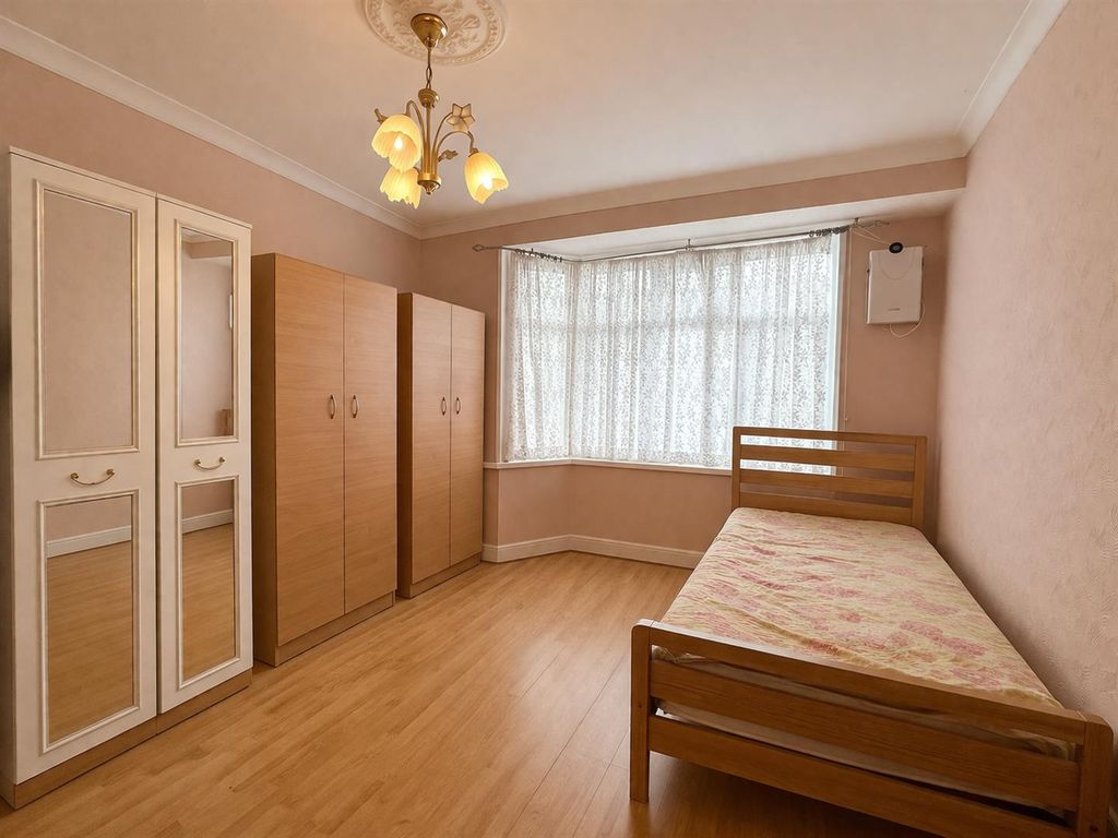 Property photo 3 of 18 F25d2277-2323-4Af4-A5E5-350F3d50604A.Png