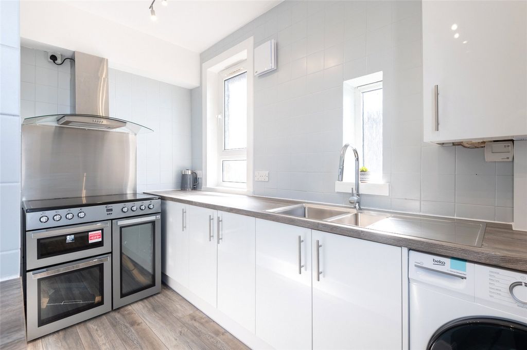 Property photo 3 of 33 Picture 3