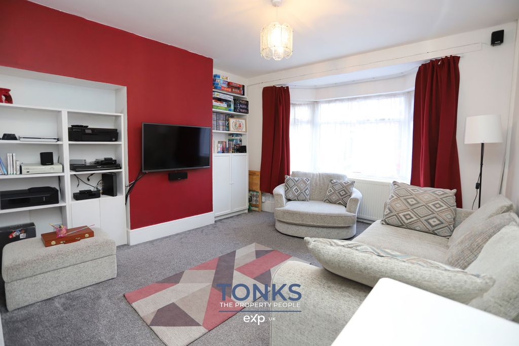 Property photo 2 of 13