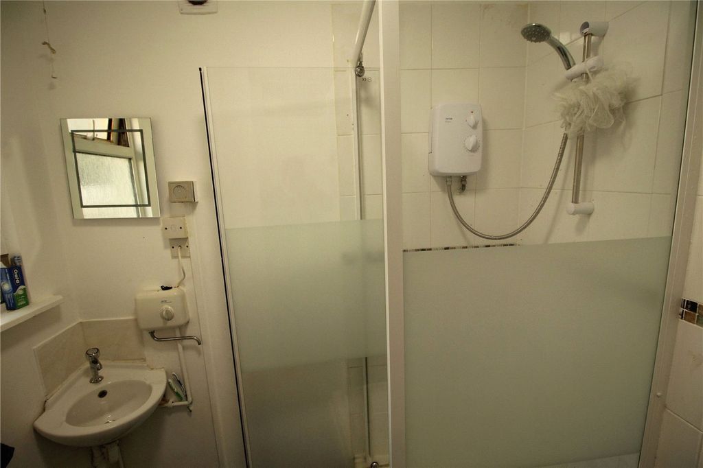 Property photo 2 of 3 Shower Facilities