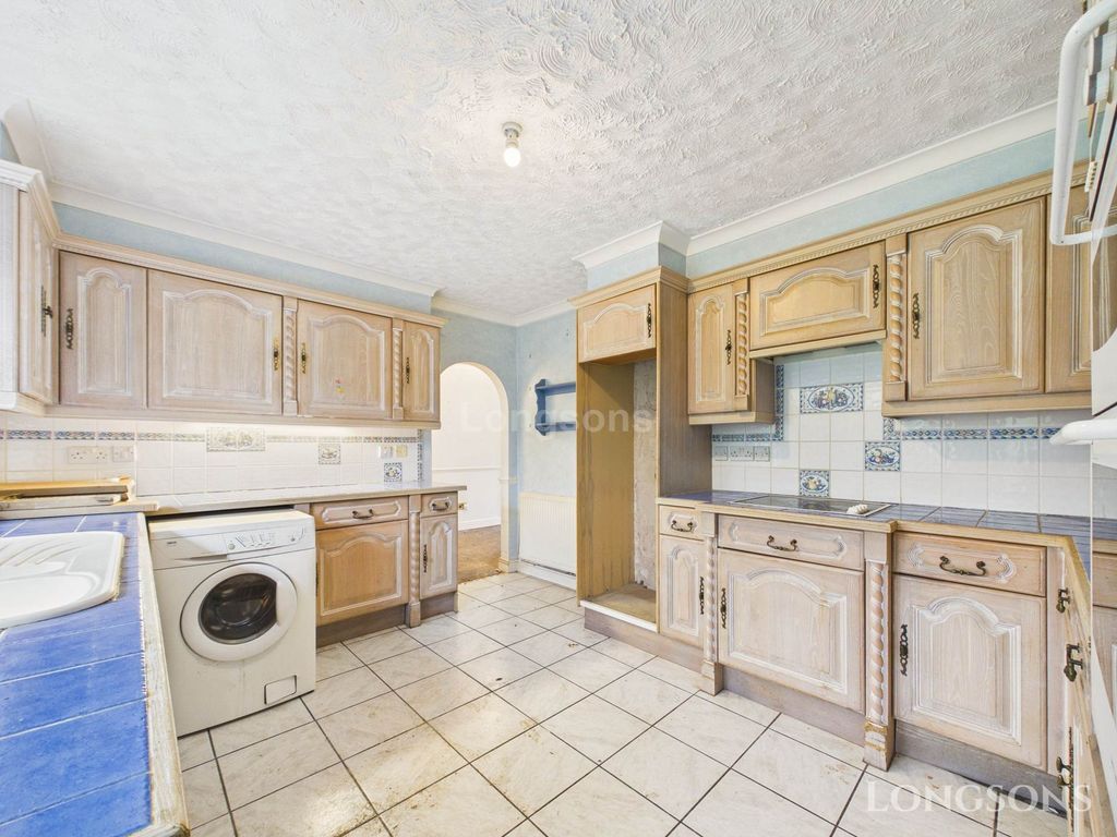 Property photo 3 of 13