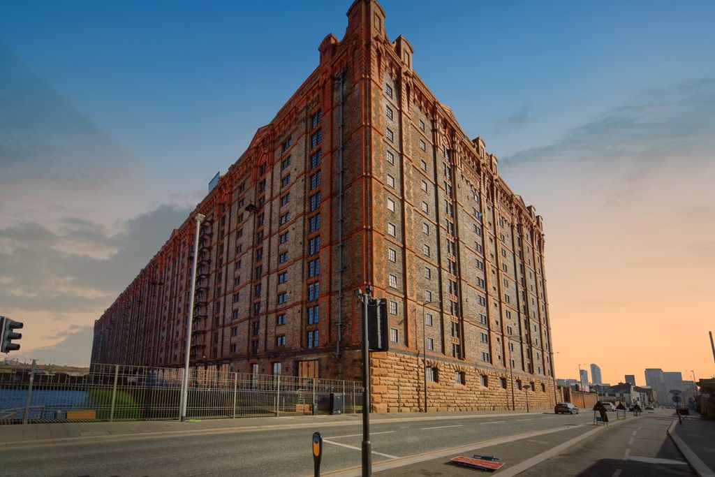 Property photo 1 of 19 Pbox-Img.Jpg