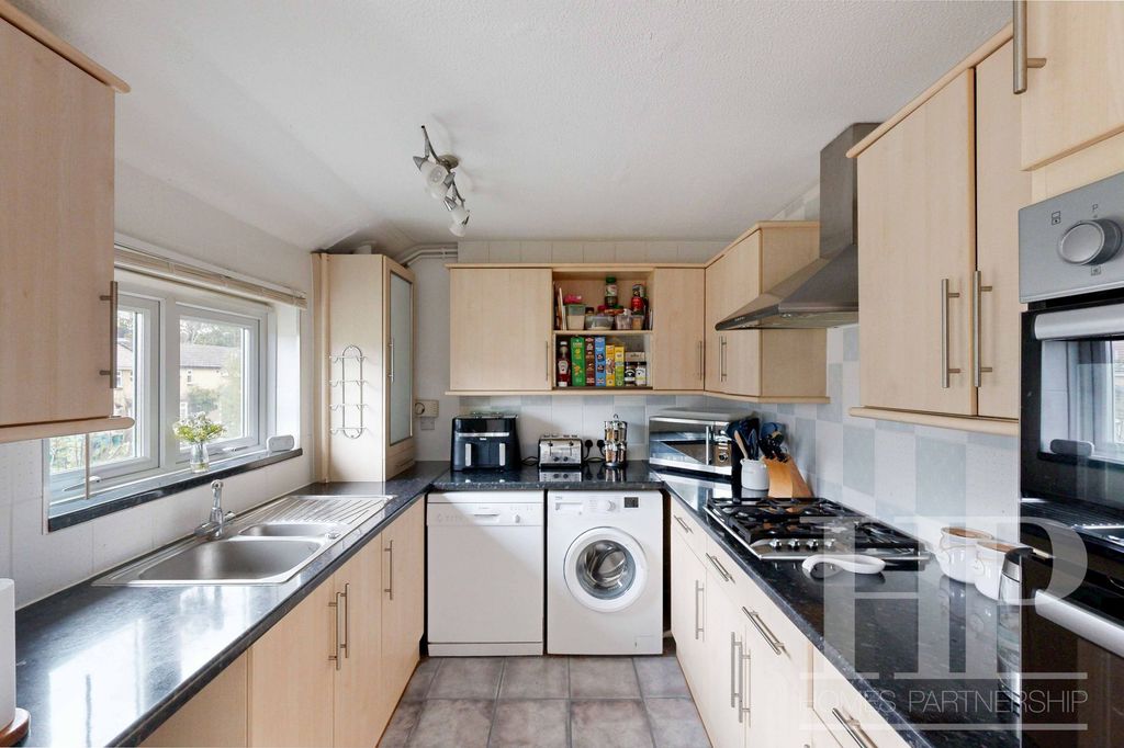 Property photo 3 of 13