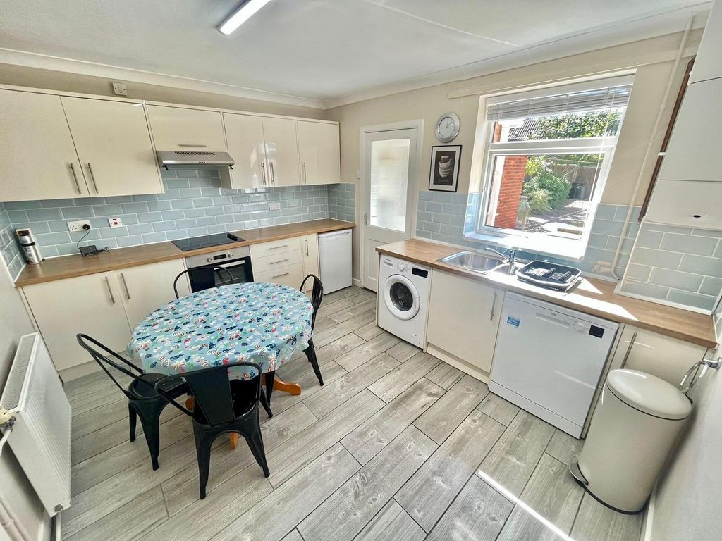 Property photo 2 of 12 Image