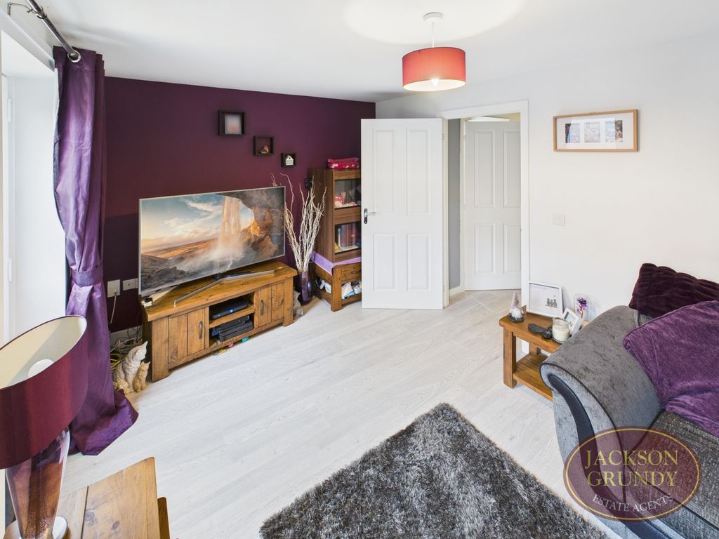 Property photo 2 of 13 Hever Close