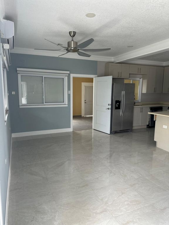 Property photo 3 of 16 Dining