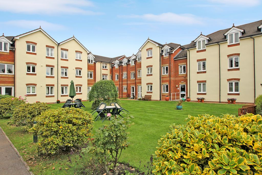 Property photo 1 of 8 Communal Grounds