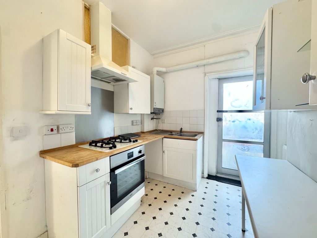 Property photo 1 of 8 Picture No. 18