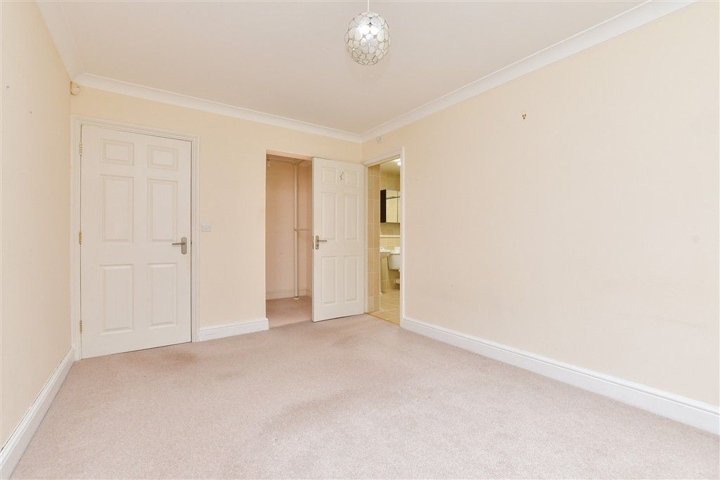 Property photo 3 of 17 Bedroom 1