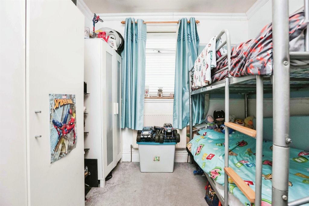 Property photo 2 of 17