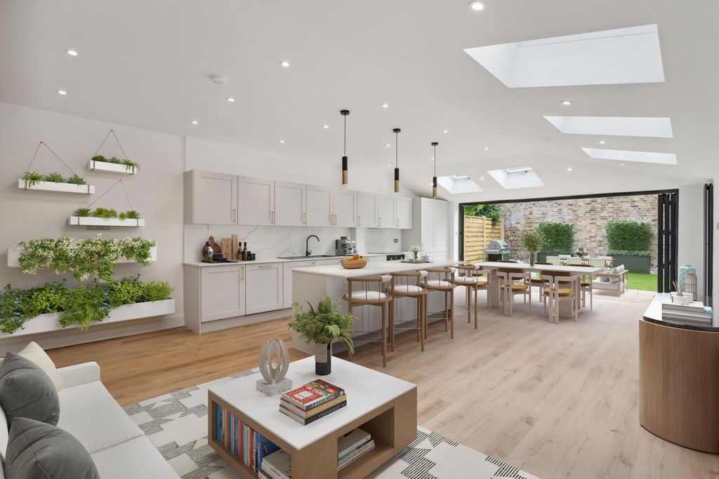 Property photo 1 of 11 Kitchen