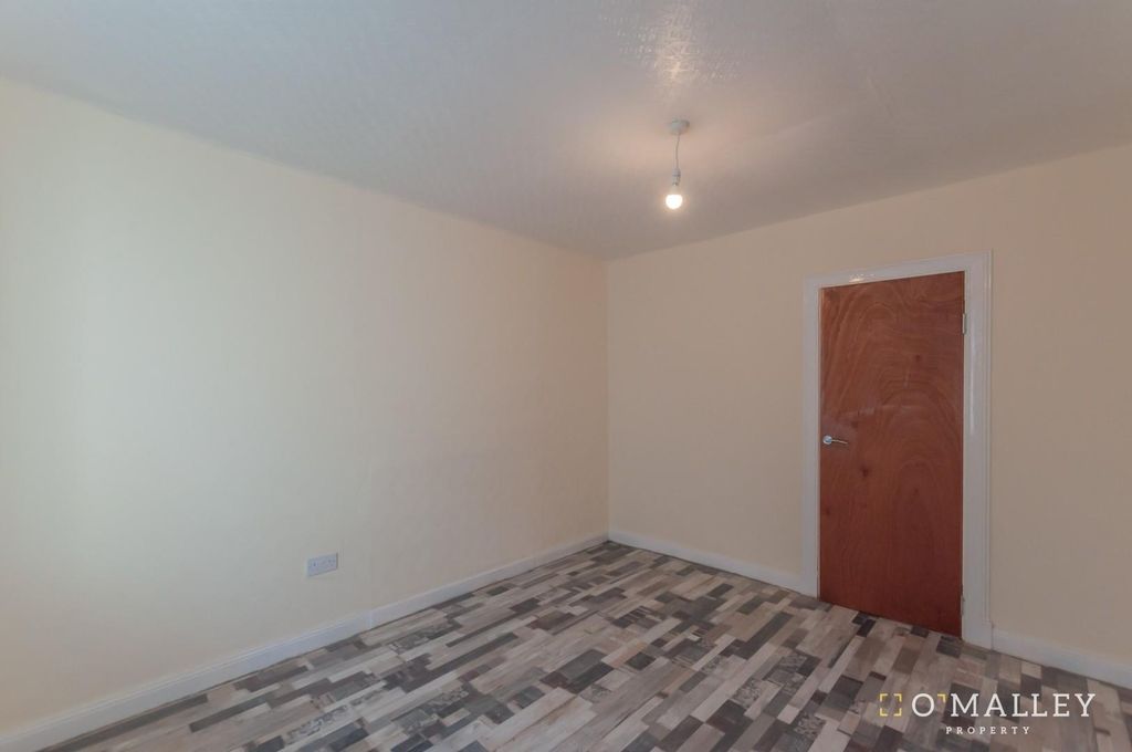 Property photo 3 of 12 Lounge (2).Jpg