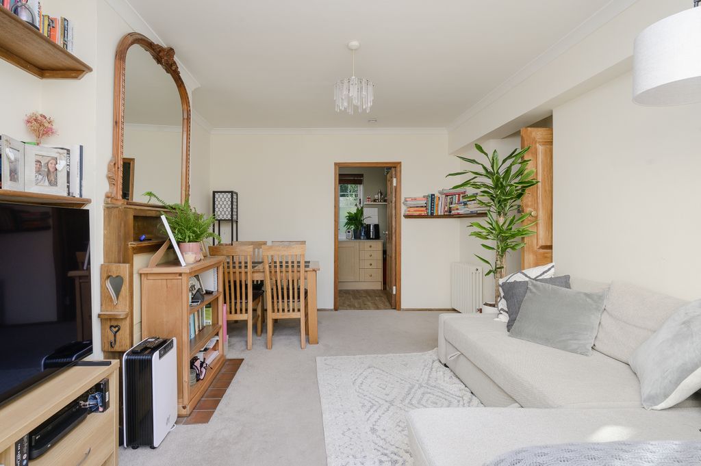 Property photo 3 of 8 Reception Alt