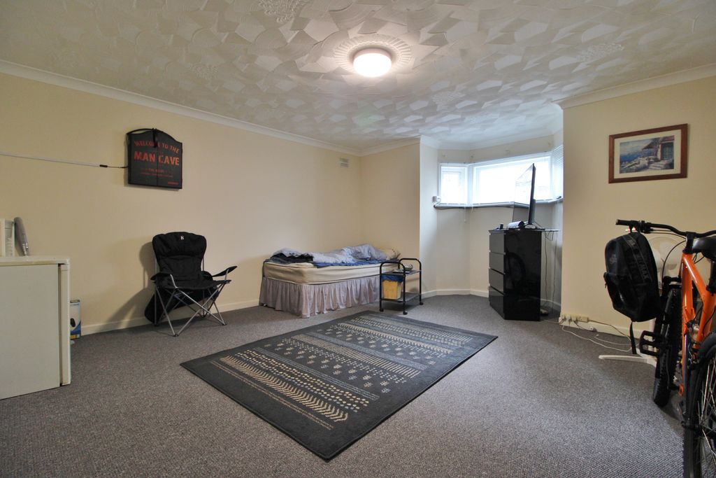 Property photo 2 of 30