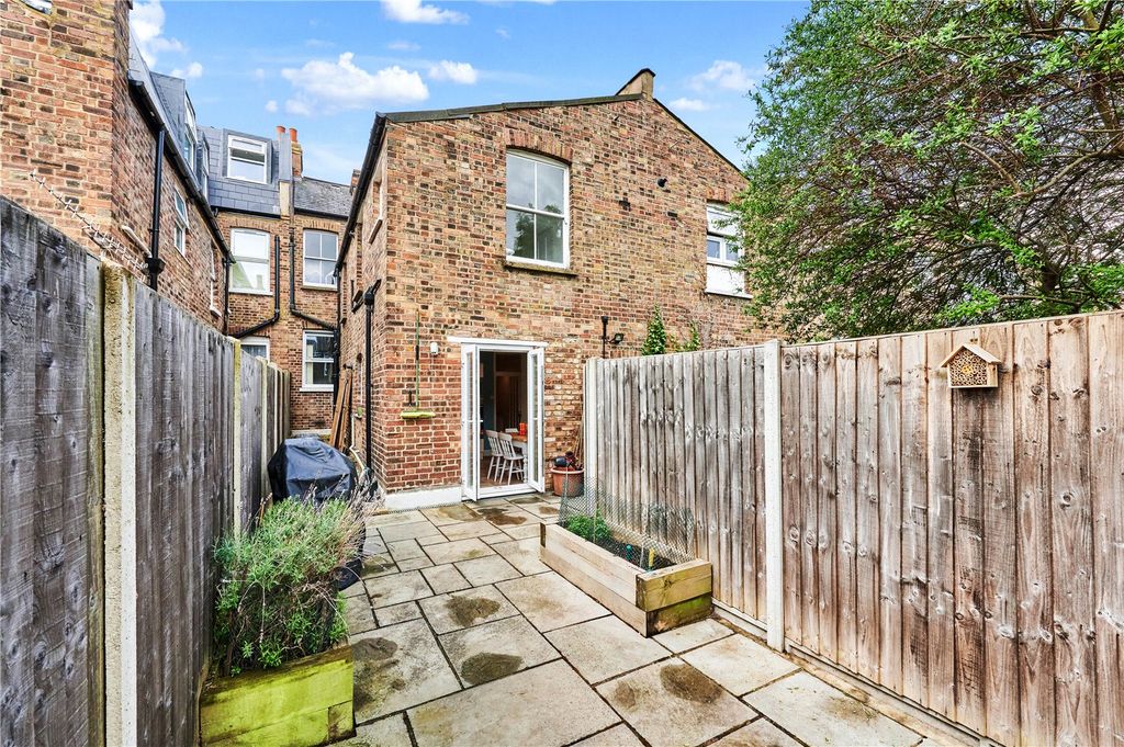 Property photo 3 of 11 Picture No. 15