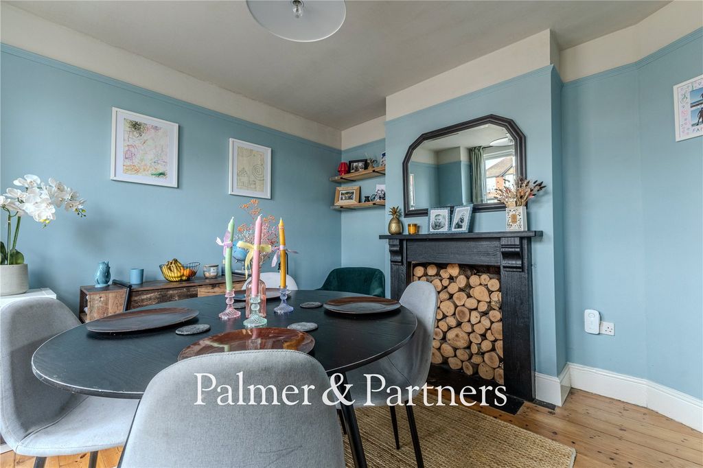 Property photo 2 of 22 Picture No. 24