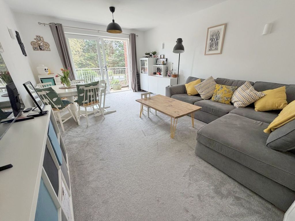 Property photo 2 of 21