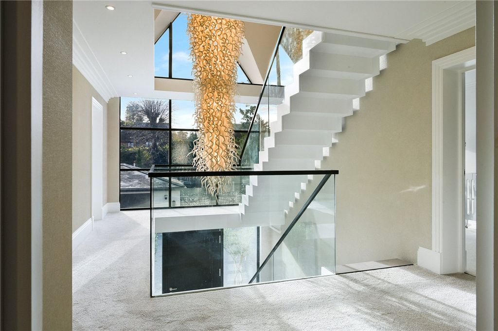 Property photo 2 of 56 Picture No. 32