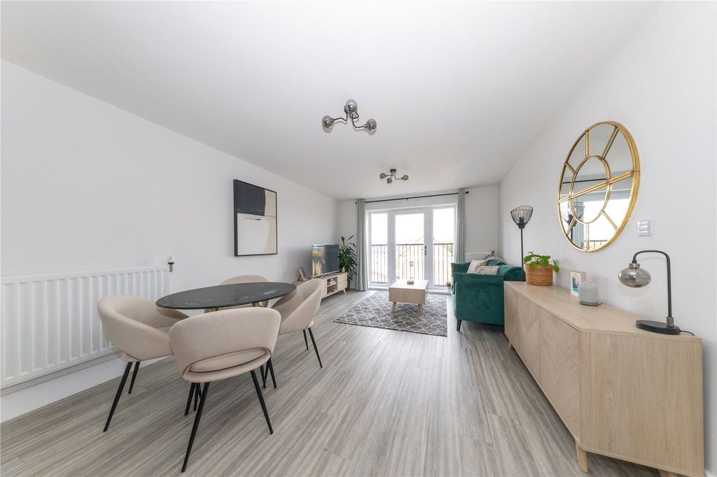 Property photo 3 of 11 Kitchen Lounge Diner