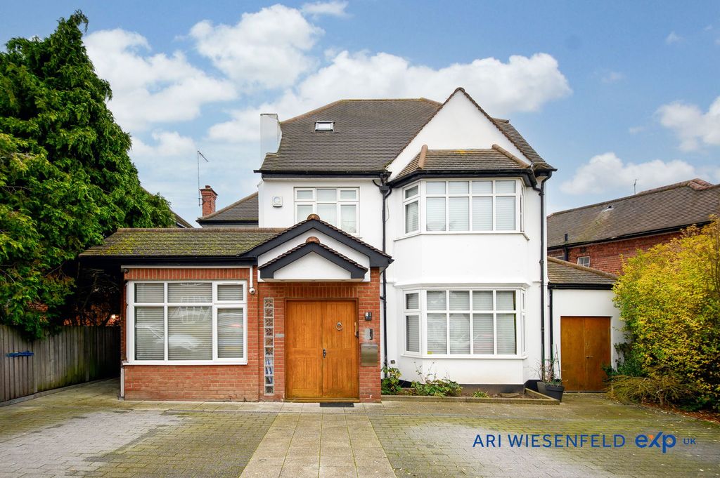 Property photo 1 of 30