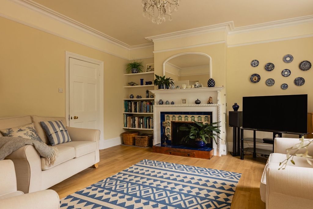 Additional image 7 of 7 bed semi-detached house for saleWesterham Road, Oxted, Surrey RH8