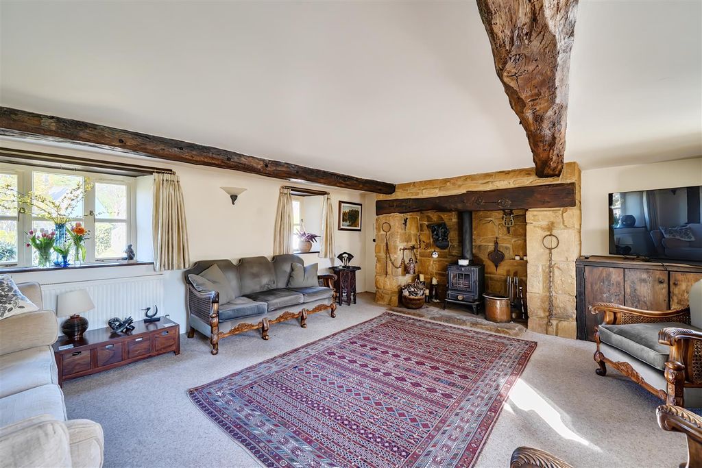 Property photo 3 of 24 Sitting Room