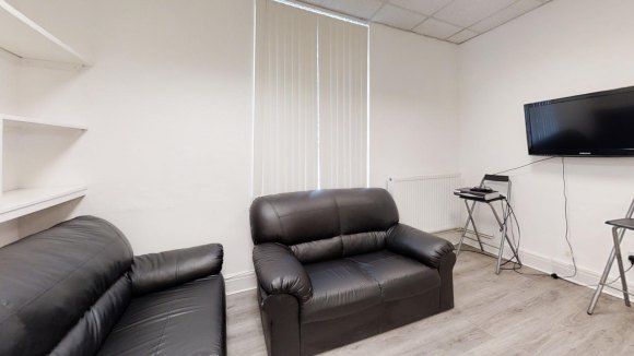 Property photo 3 of 15 9048831.Jpg