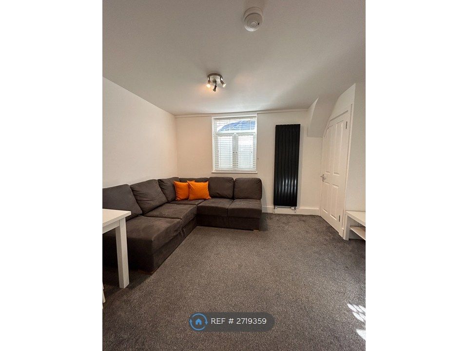 Property photo 3 of 35 Separate Lounge