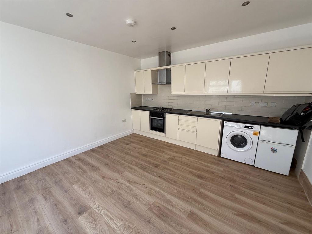 Property photo 3 of 7 5.Jpg