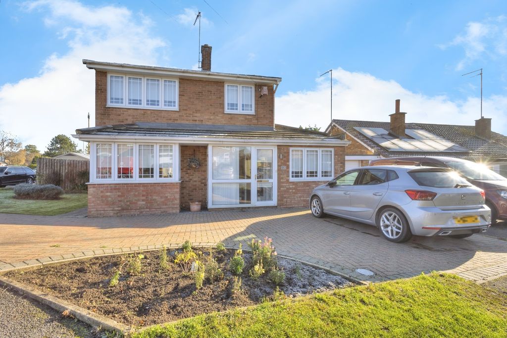 Property photo 1 of 21 Front