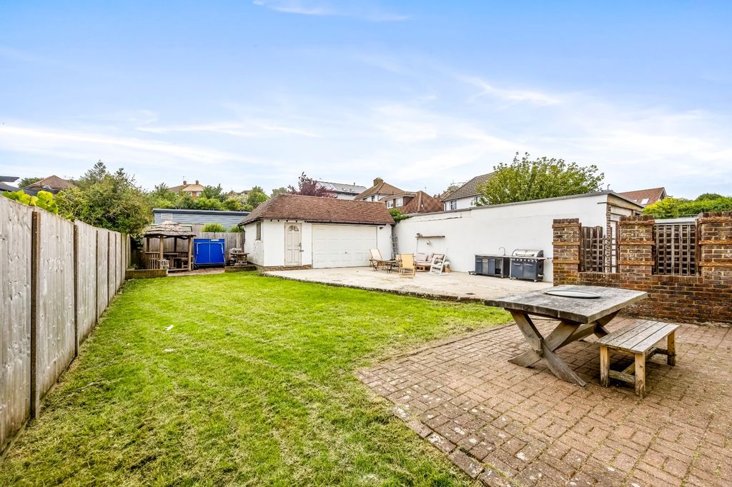 Property photo 2 of 18 Picture No. 20
