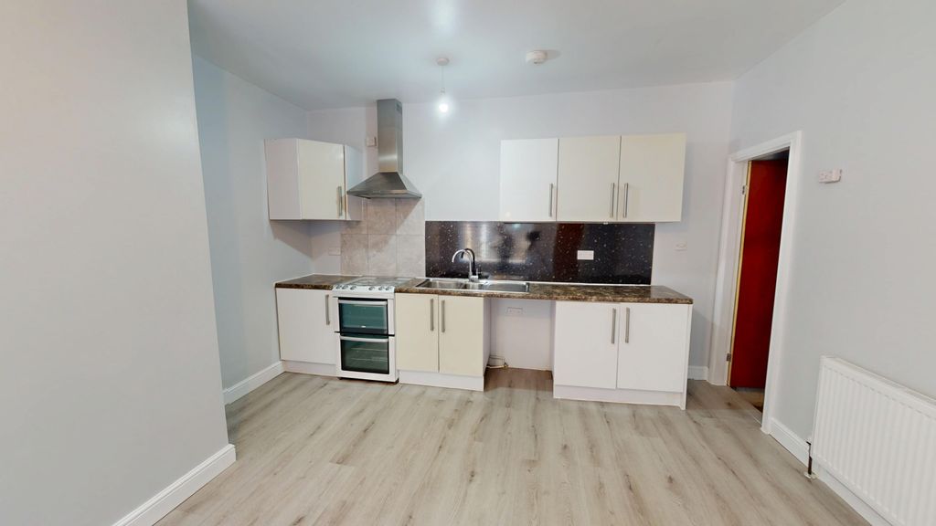 Property photo 2 of 8 4-Wellington-Street-09222025_160109