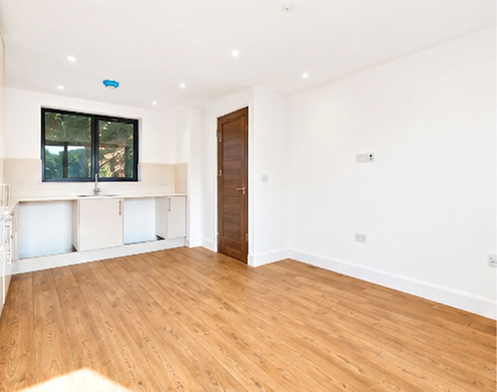 Property photo 3 of 10 Photo 4