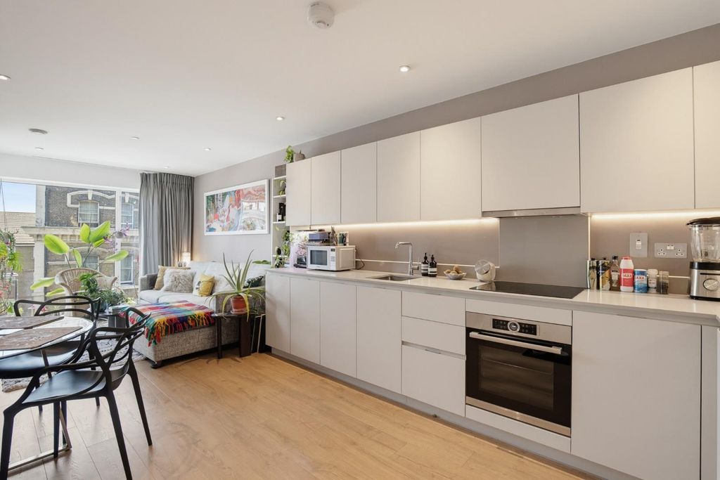 Property photo 3 of 15 Squirehous,Flat24-1.Jpg