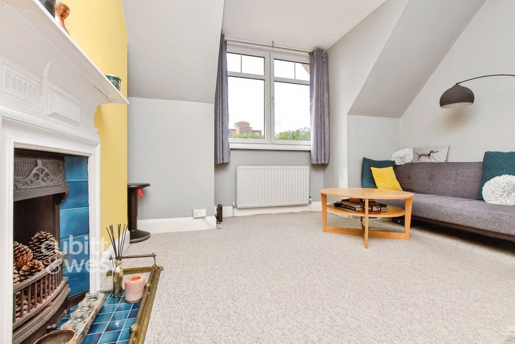 Property photo 2 of 9 526E1323-901Hjtg1