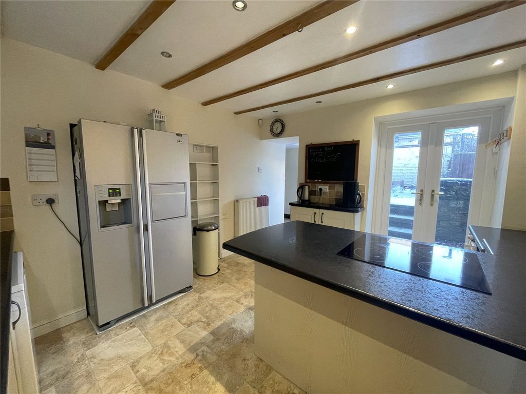 Property photo 3 of 20 Kitchen