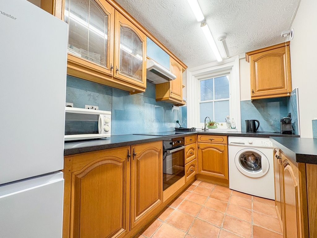 Property photo 3 of 6