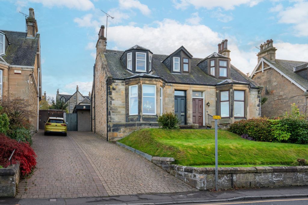 Property photo 1 of 33