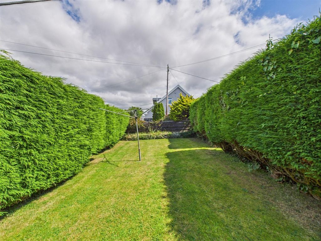 Property photo 3 of 16 Cam05474G0-Pr0019-Still014.Jpg